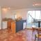 Cozy Apartment In Bonnieux With Kitchen
