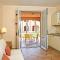 Amazing Apartment In Puntone Gr