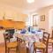 Nice Apartment In Casalguidi Pt With Kitchen