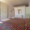3 Bedroom Beautiful Apartment In Perugia -pg-