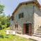 2 Bedroom Pet Friendly Home In Casoli Lu