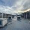 8 Spatial 2BR condo within the city with Pool, WIFI & Netflix