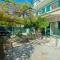 3 Bedroom Lovely Apartment In Brodarica