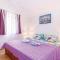 1 Bedroom Nice Apartment In Bakarac - Bakarac