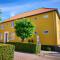 Villa A Hotel