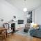JOIVY Modern 4 bed flat with communal courtyard in Angel, East London - Лондон