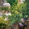 Art & Garden Residence
