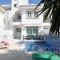 Gr8padz Villa Dionne
