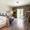 Marias modern studio 5min from beach