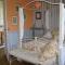 Beautiful large stylish villa centrally located in Pons