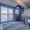 Modern Winnipesaukee Lake Front Retreat (Venice)