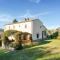 Holiday Home with Vineyard Vibes