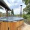Comfortable holiday home with hot tub - Teunz