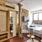 Studio In The Heart Of The Town - Вис