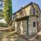 Belvilla by OYO Typical country house with pool - San Casciano dei Bagni