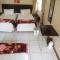 Vuya Nathi Bed and Breakfast - منزيني