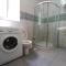 F8 Room 3, Private Room two single beds shared bathroom in shared Flat - Msida
