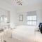 Spacious 3BR Apartment with Assistant Room in Sadaf 5 JBR by Deluxe Holiday Homes - Dubaj