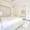 Spacious 3BR Apartment with Assistant Room in Sadaf 5 JBR by Deluxe Holiday Homes - Dubaj