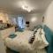Sweet Caroline - luxury studio stone’s throw from Mousehole harbour