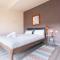 Sleep & Stay- Luxury top floor apt with terrace