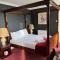 Caledonian Hotel