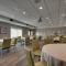 Holiday Inn Express & Suites Aurora - Naperville, an IHG Hotel