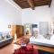 Soprarno Suites