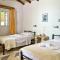 Scirocco & Folitsa Villas