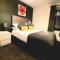 Milton House - Entire 3Bed House FREE WIFI & 4 FREE PARKING Spaces Serviced Accommodation Newcastle UK