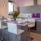 Central Penthouse with Hot Tub & Views 22