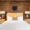 Retro Suites Hotel