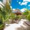 87979 Very chic 3BR Condo, tons of amenities, 1 block from Ocean