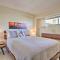 15th Floor Condo with Lanai, 2 Blocks to Beach!