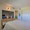 15th Floor Condo with Lanai, 2 Blocks to Beach!