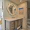 15th Floor Condo with Lanai, 2 Blocks to Beach!