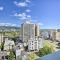 15th Floor Condo with Lanai, 2 Blocks to Beach!