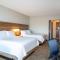 Holiday Inn Express & Suites - Beloit by IHG - بيلويت