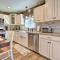 Quaint Creekside Cottage with Porch and Backyard! - 列克星敦