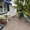 B&B Bland ormbunkar och rosor - Falkenberg