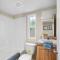 New Tiny Home Steps Away From Mt. Rainier - أشفورد