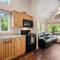 New Tiny Home Steps Away From Mt. Rainier - أشفورد