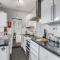 2br Marlborough Rest Free Parking Workspace