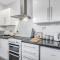 2br Marlborough Rest Free Parking Workspace