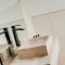 Base Serviced Apartments - Sir Thomas Street