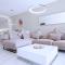 Contemporary apartment 8 min to Puerto Banus