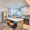 4 Mi to Dtwn Dallas Home with Fire Pit and Gazebo - دالاس