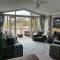 Beautiful and Tranquil Lakeside Lodge - Sleeps 5 - Northampton