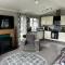 Beautiful and Tranquil Lakeside Lodge - Sleeps 5 - Northampton