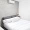 Beach Suite Israel- Private Jacuzzi Garden Suite & Gym, 3 Min Walk To Beach ביץ סוייט ישראל- ג'קוזי פרטי בגינה 3 דקות הליכה לים וחדר כושר - 亚实基伦